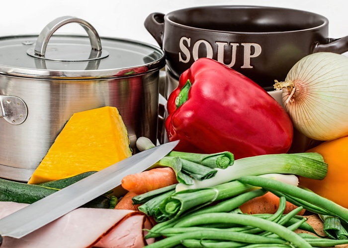 Przygotuj rosół według domowej receptury Large soup 1006694